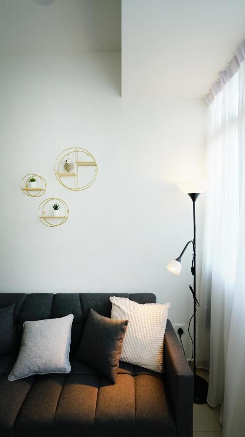 Exclusive Elegant Theme By Joyfully 2m8 Desaru